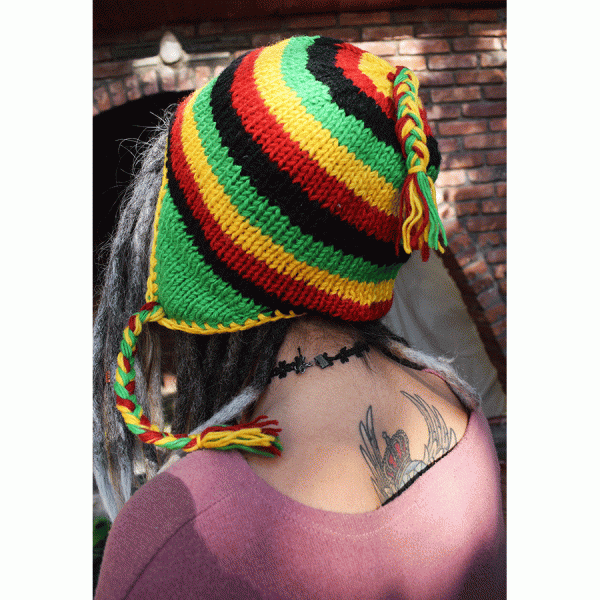  Σκουφάκι μάλλινο rasta με πλεξούδες.