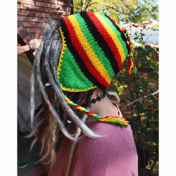 Σκουφάκι μάλλινο rasta με πλεξούδες.